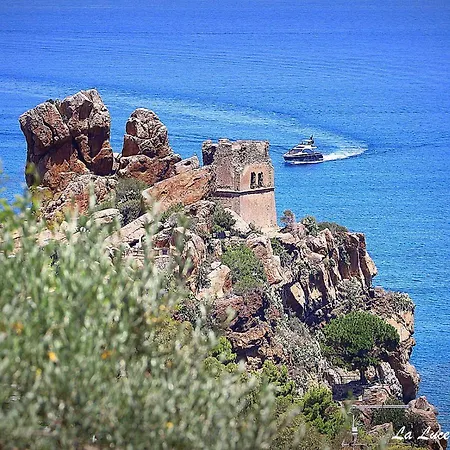 La Luce Del Faro Cefalù